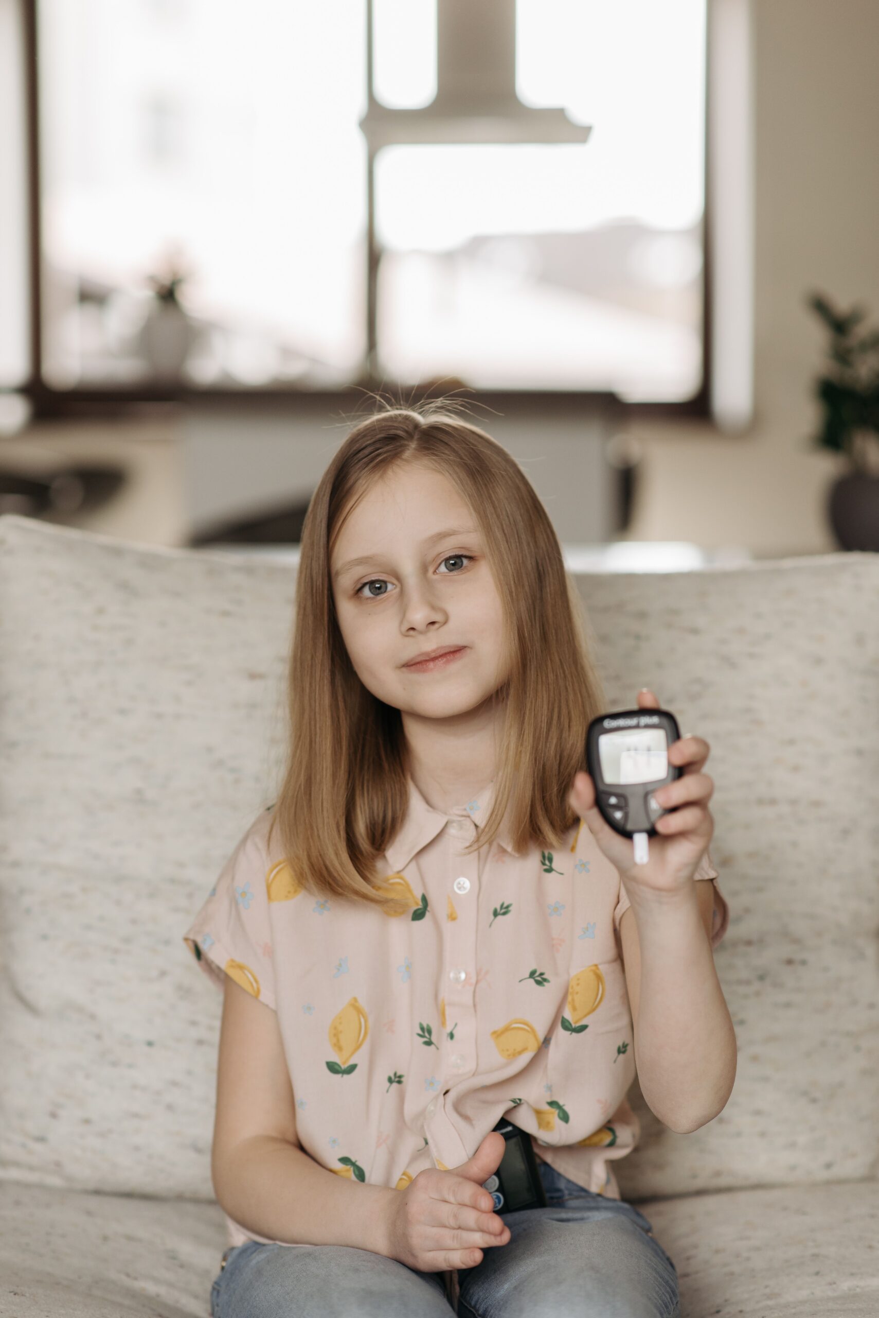 uccc t1d girl glucometer